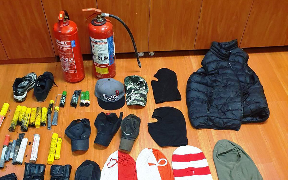 Δεκαέξι συλλήψεις για τα επεισόδια μεταξύ οπαδών στου Ζωγράφου-1