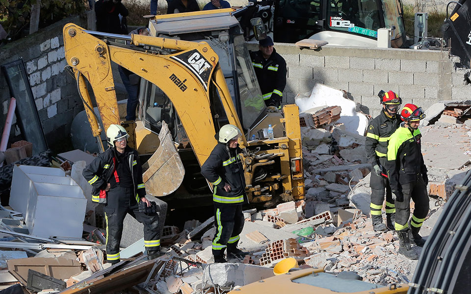 Στους 30 οι νεκροί από τον σεισμό στην Αλβανία – Φόβοι ότι ο τραγικός απολογισμός θα αυξηθεί-2