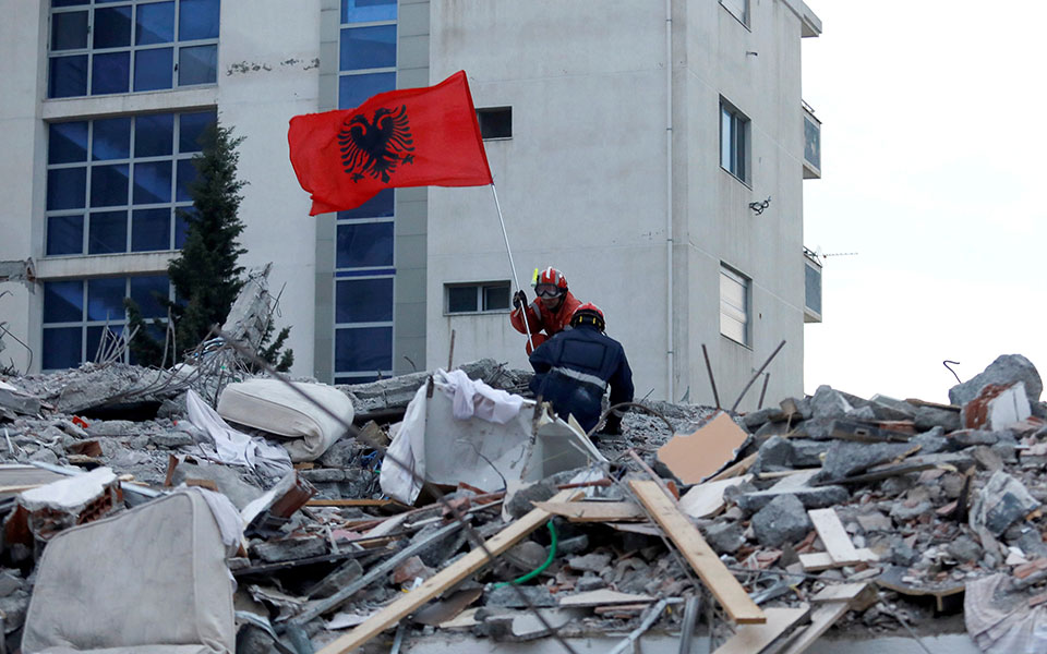 Η Αλβανία μετρά τις πληγές της από τον φονικό σεισμό – Στους 49 οι νεκροί-4