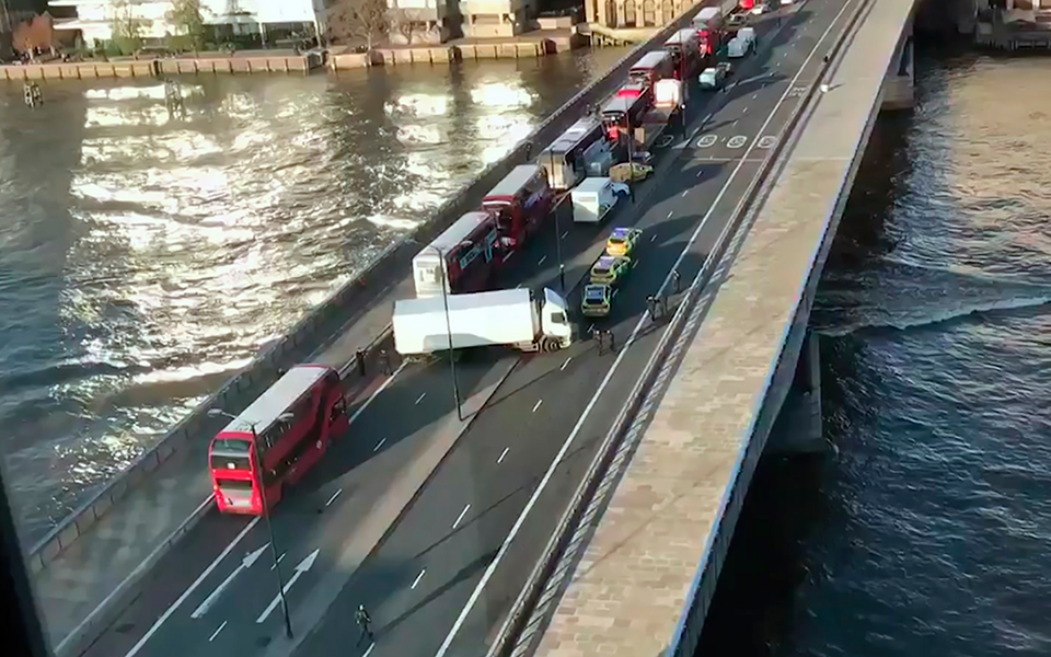 Τρεις νεκροί και τρεις τραυματίες από την τρομοκρατική επίθεση στο Λονδίνο-2