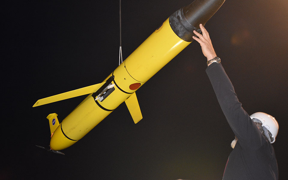 Αγνωστες υδροθερμικές «καμινάδες» στο υποθαλάσσιο ηφαίστειο «Κολούμπος» της Σαντορίνης-2