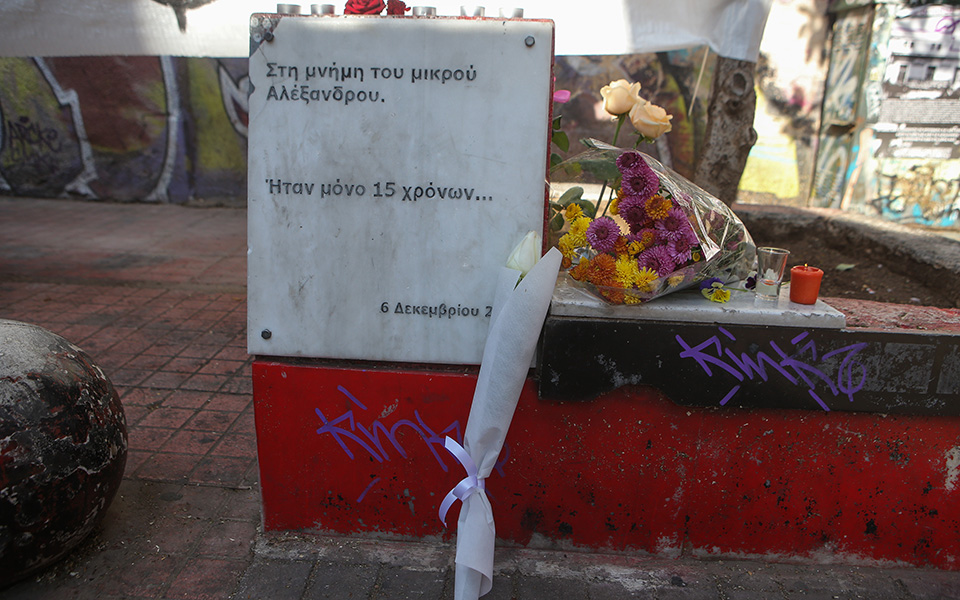 Σε επιφυλακή η ΕΛ.ΑΣ για τη βραδινή συγκέντρωση στο σημείο όπου δολοφονήθηκε ο Αλ. Γρηγορόπουλος-3