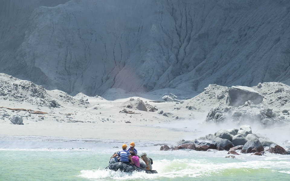 Πέντε νεκροί σε έκρηξη ηφαιστείου στη Νέα Ζηλανδία – Αγνωστος ο αριθμός των αγνοουμένων (βίντεο)-2