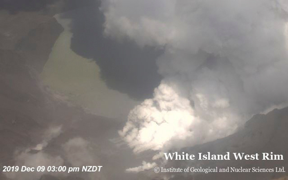 Πέντε νεκροί σε έκρηξη ηφαιστείου στη Νέα Ζηλανδία – Αγνωστος ο αριθμός των αγνοουμένων (βίντεο)-3