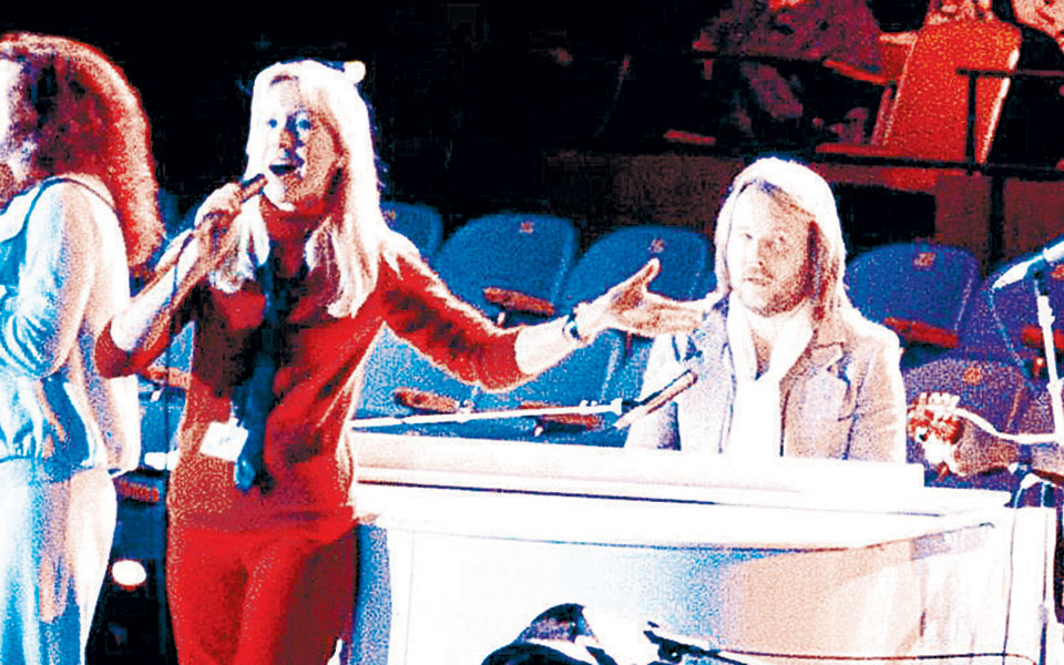 Οι ΑΒΒΑ κατακτούν τη Eurovision-3