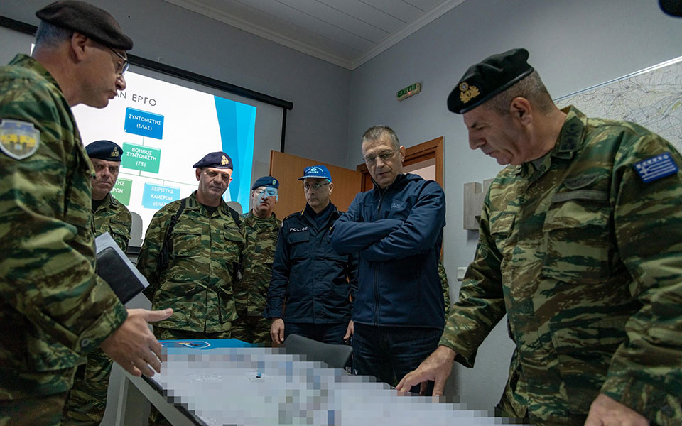 Ο ΥΦΕΘΑ Αλκιβιάδης Στεφανής επιθεώρησε τα έργα και τις κοινές δράσεις Στρατού-Αστυνομίας στον Εβρο-1