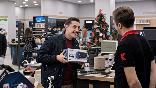 Secret Santa: Η απίστευτη ιστορία της παράδοσης που μας γεμίζει δώρα!-2