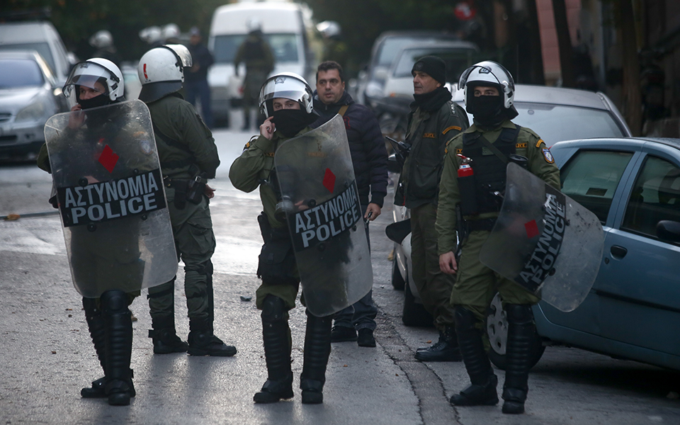 Εκκένωση καταλήψεων στο Κουκάκι – Προσήχθησαν οκτώ καταληψίες και τρεις κάτοικοι της περιοχής-1