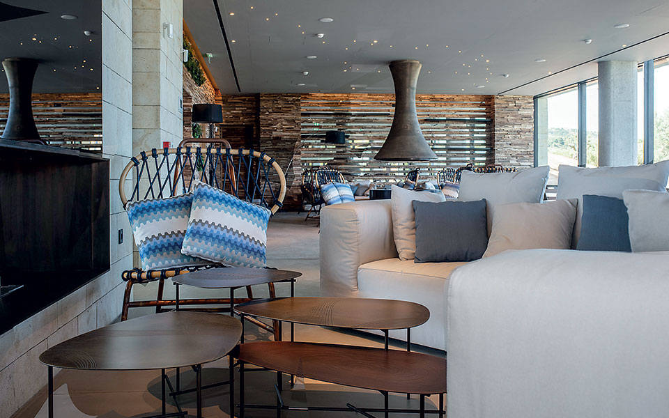 Κάτω από τη γη, πάνω από τον παράδεισο-1