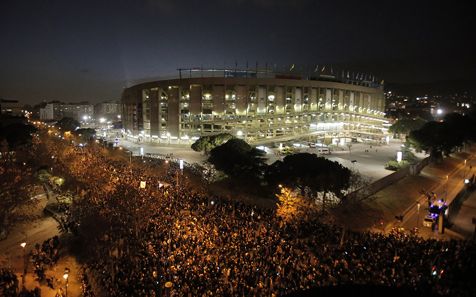 Σε κλοιό Καταλανών αυτονομιστών το Καμπ Νου για το Μπαρτσελόνα – Ρεάλ (βίντεο – φωτογραφίες)-3
