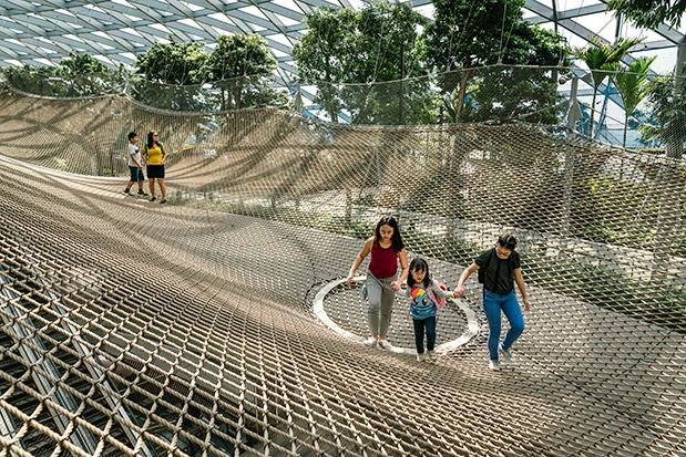 27 ώρες στο Changi-5