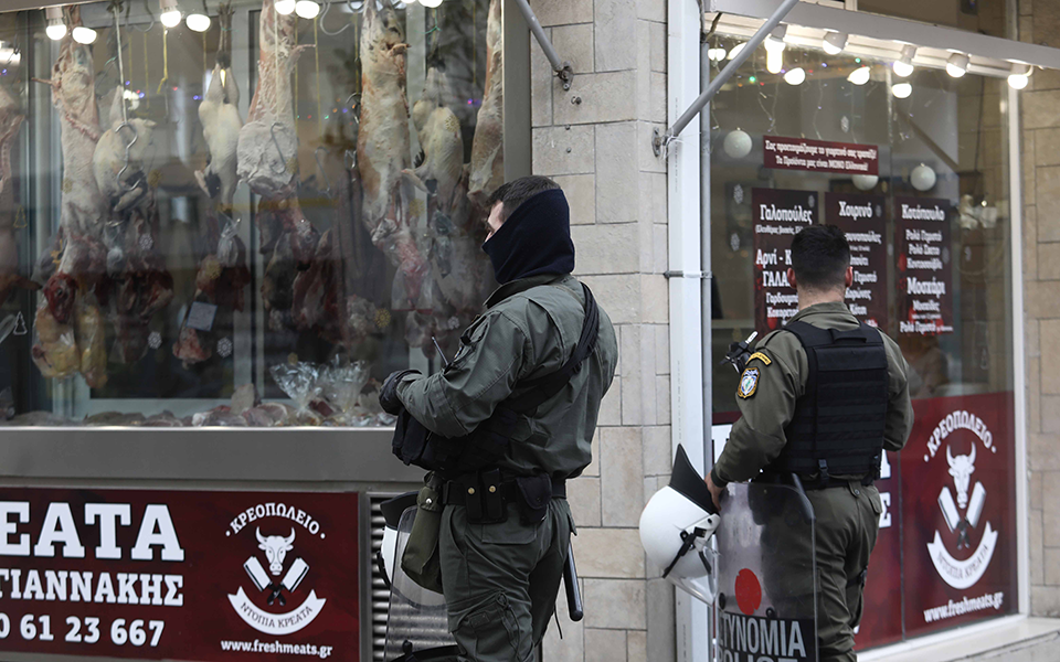 Μαρούσι: Επεισόδια μετά την επιχείρηση ανακατάληψης της έπαυλης Κουβέλου από αντιεξουσιαστές-1