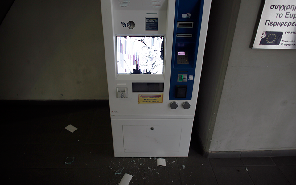 Μαρούσι: Επεισόδια μετά την επιχείρηση ανακατάληψης της έπαυλης Κουβέλου από αντιεξουσιαστές-2