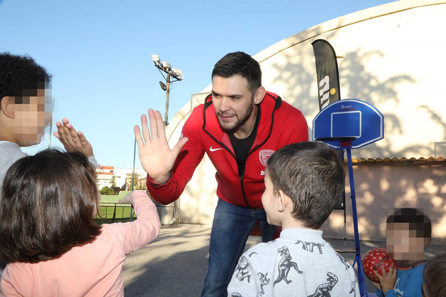 Βwin: Η δύναμη της προσφοράς-4