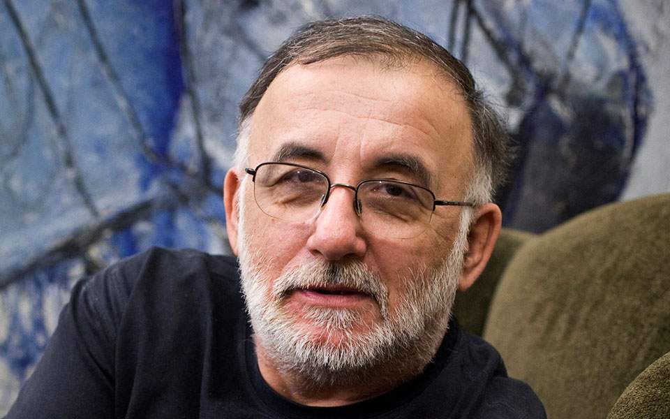 Συγκίνηση για την απώλεια του Θάνου Μικρούτσικου-3