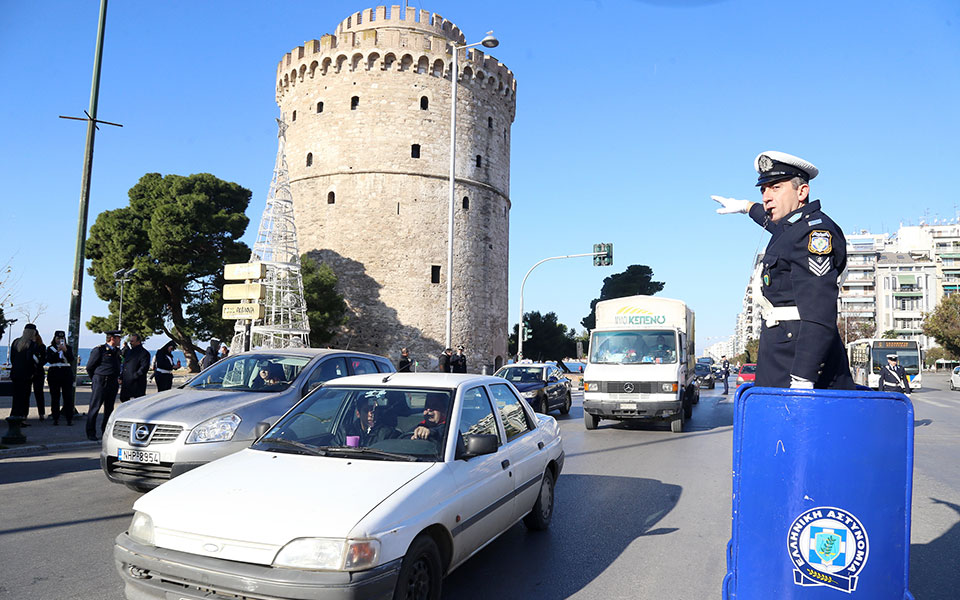 Εικόνες από το παρελθόν με τον ρυθμιστή τροχονόμο στο κέντρο της Θεσσαλονίκης-3