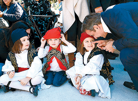 Συγκίνηση και αισιοδοξία στον εορτασμό των Φώτων στο Τάρπον Σπρινγκς-1