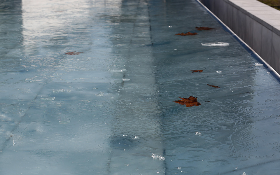 Πάγωσε το σιντριβάνι στην παραλία της Θεσσαλονίκης (φωτογραφίες)-3