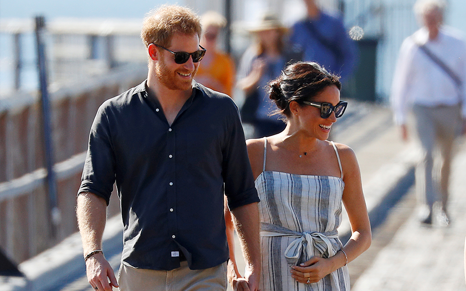 «Κεραυνός εν αιθρία» στο παλάτι η απόφαση Χάρι και Μέγκαν – Από την τηλεόραση ενημερώθηκε η Ελισάβετ-1