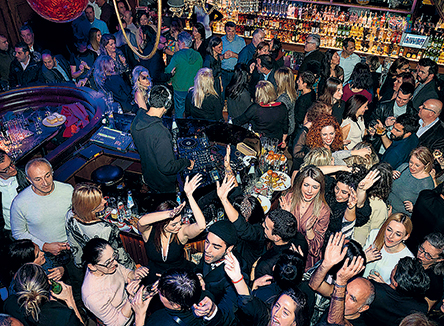 Η «Κ» έκοψε την πίτα της για το νέο έτος σε ένα αξέχαστο πάρτι, με πολύ χορό-1