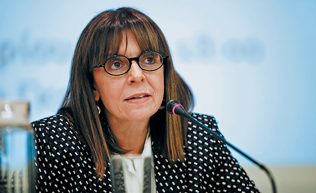 «Λευκός καπνός» με επιλογή Σακελλαροπούλου-2