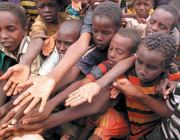 Από πού ήρθαν τόσα παιδικά παπούτσια;-1