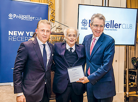 To Propeller Club του Πειραιά έκοψε την πίτα με ούριο άνεμο-1