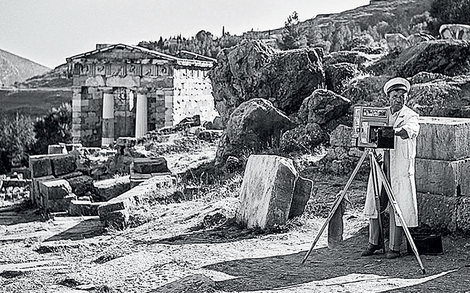 Ρόμπερτ Μακέιμπ, ένας πρέσβης της ελληνικής ομορφιάς πολιτογραφήθηκε τιμητικά Ελληνας-2