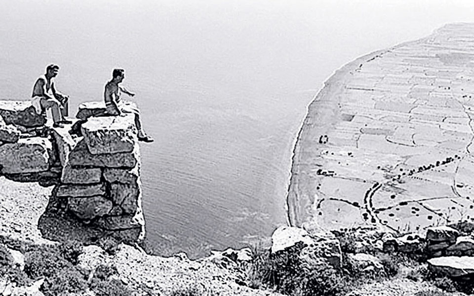 Ρόμπερτ Μακέιμπ, ένας πρέσβης της ελληνικής ομορφιάς πολιτογραφήθηκε τιμητικά Ελληνας-3