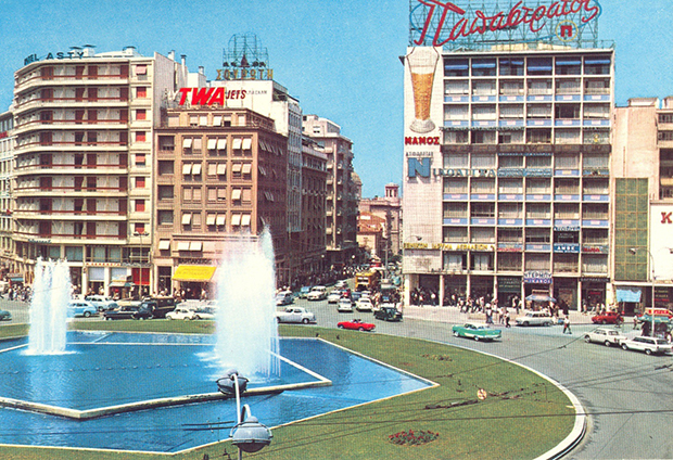 Κάτι τρέχει στην πλατεία Ομονοίας…-1