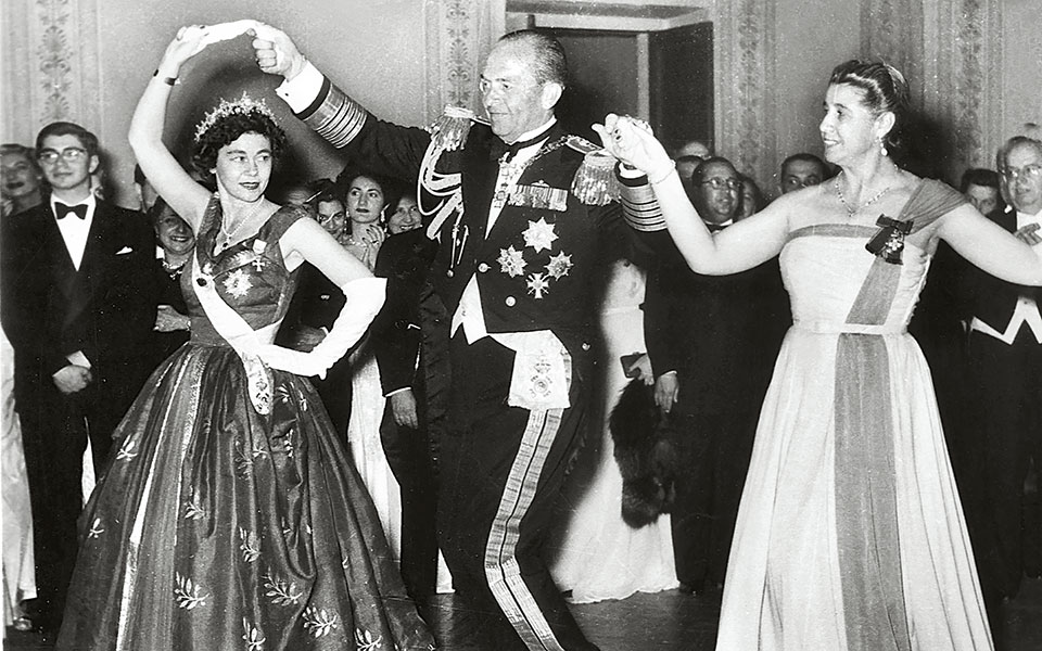 Η δυναμική βασίλισσα-2