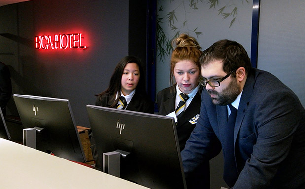 Το BCA εγκαινιάζει την πρώτη προσομοίωση 5στερου εκπαιδευτικού ξενοδοχείου-1