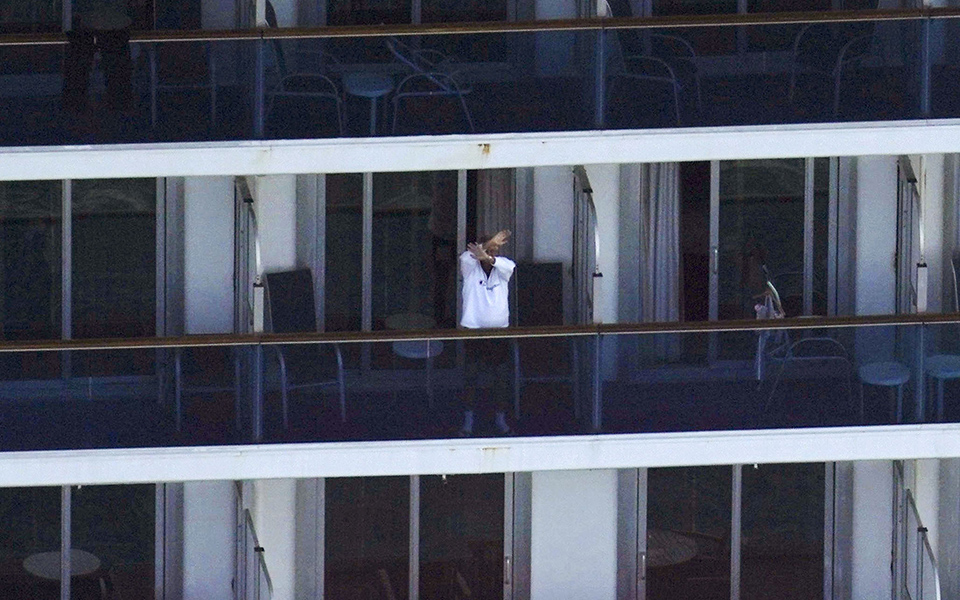 Η κρουαζιέρα του τρόμου: Νέα ύποπτα κρούσματα του κορωνοϊού στο Diamond Princess (φωτογραφίες)-3