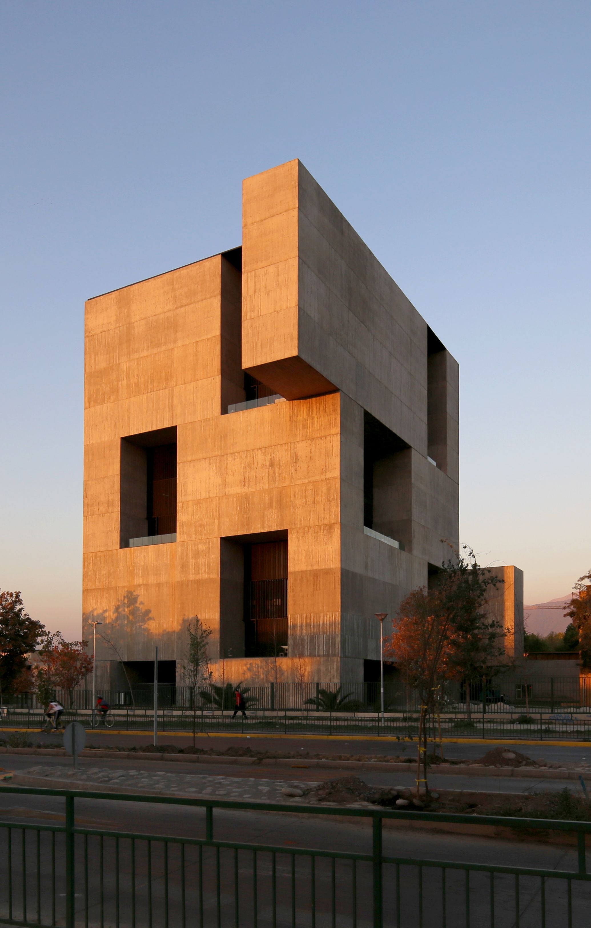 Αλεχάντρο Αραβένα στην «Κ»: «Πιο σημαντικά είναι όσα δεν χτίζουμε»-2