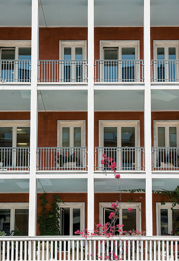 Στα μέγαρα της Αθήνας-1