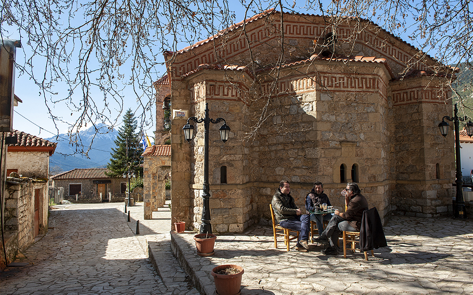 ΤΑΞΙΔΙΑ, αυτή την Κυριακή με την Καθημερινή περιηγούμαστε στο οροπέδιο του Φενεού και περπατάμε στα τείχη του Ντουμπρόβνικ-2