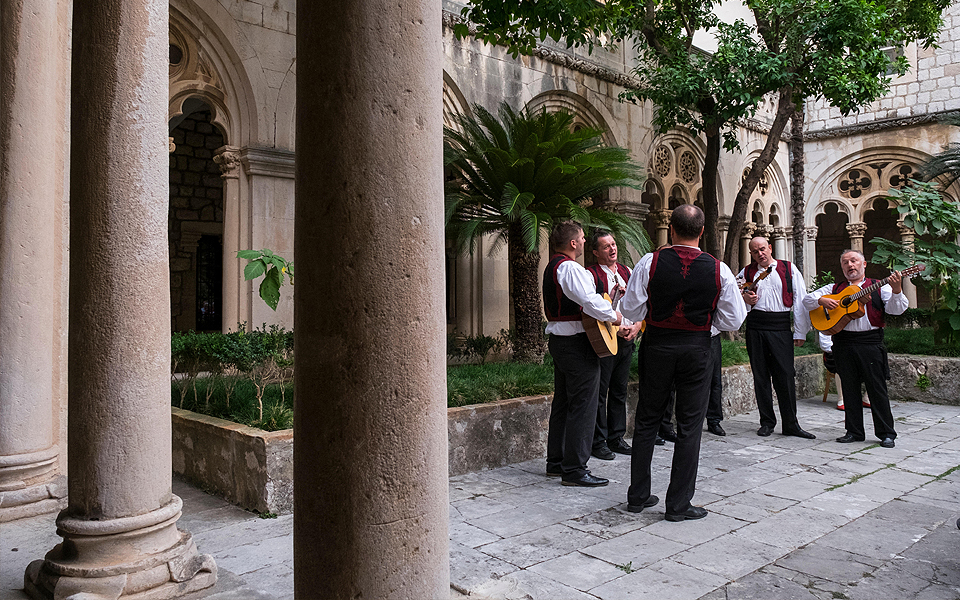 ΤΑΞΙΔΙΑ, αυτή την Κυριακή με την Καθημερινή περιηγούμαστε στο οροπέδιο του Φενεού και περπατάμε στα τείχη του Ντουμπρόβνικ-5