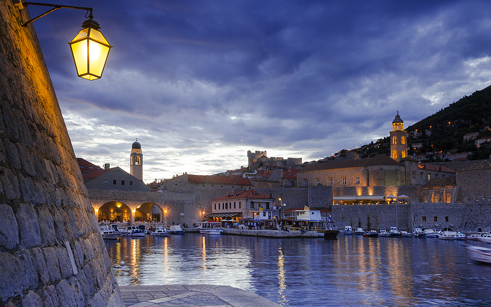 ΤΑΞΙΔΙΑ, αυτή την Κυριακή με την Καθημερινή περιηγούμαστε στο οροπέδιο του Φενεού και περπατάμε στα τείχη του Ντουμπρόβνικ-6