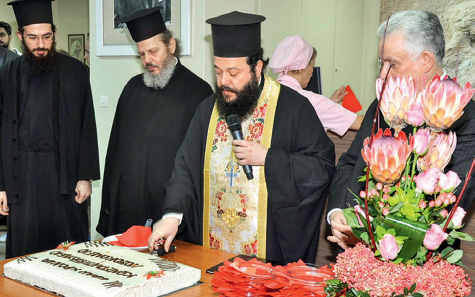 Η Αλίκη Περρωτή συνεχίζει το φιλανθρωπικό της έργο στη δημόσια περίθαλψη-1