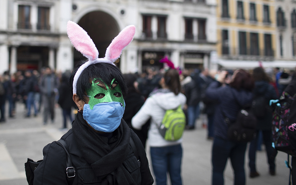 Τρίτος νεκρός από τον κορωνοϊό στην Ιταλία – Σταματά το καρναβάλι της Βενετίας-4