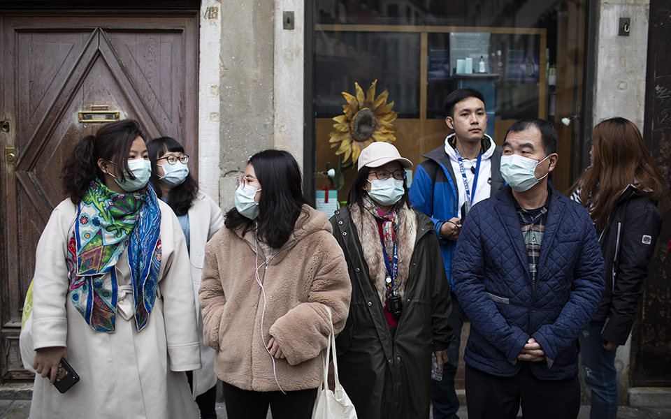 Τρίτος νεκρός από τον κορωνοϊό στην Ιταλία – Σταματά το καρναβάλι της Βενετίας-2
