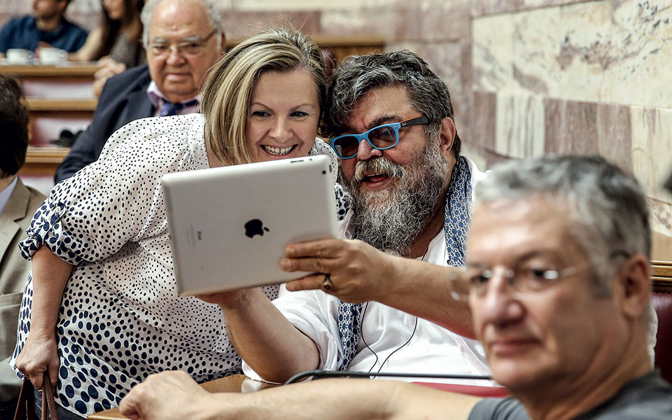 Η αριστερή καρδιά του τραγουδιού-1