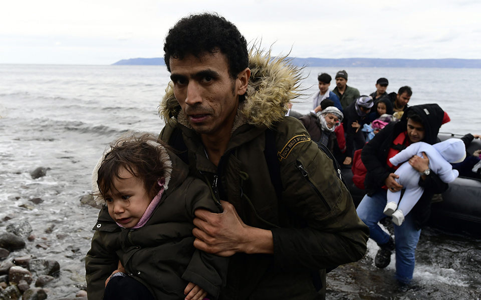 Μαζικές αφίξεις μεταναστών στα σύνορα στον Έβρο – Λέμβοι σε Σάμο και Λέσβο (φωτογραφίες)-7