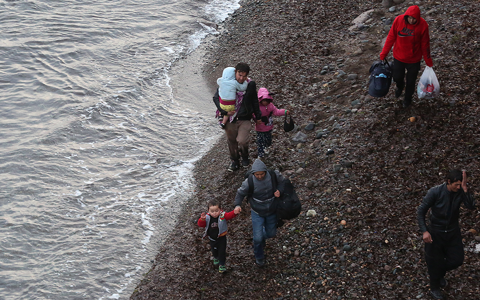 Ετοιμοι για «απόβαση» στη Λέσβο 150.000 μετανάστες και πρόσφυγες-1