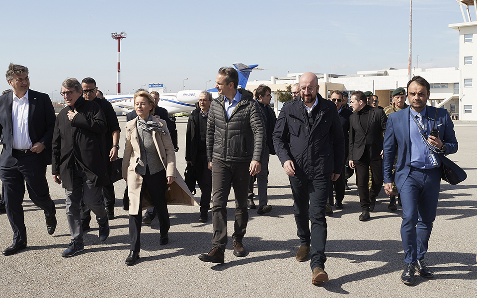 Στον Εβρο οι επικεφαλής της Ε.Ε. – Πέταξαν πάνω από τα χερσαία σύνορα με Τουρκία (φωτογραφίες)-1