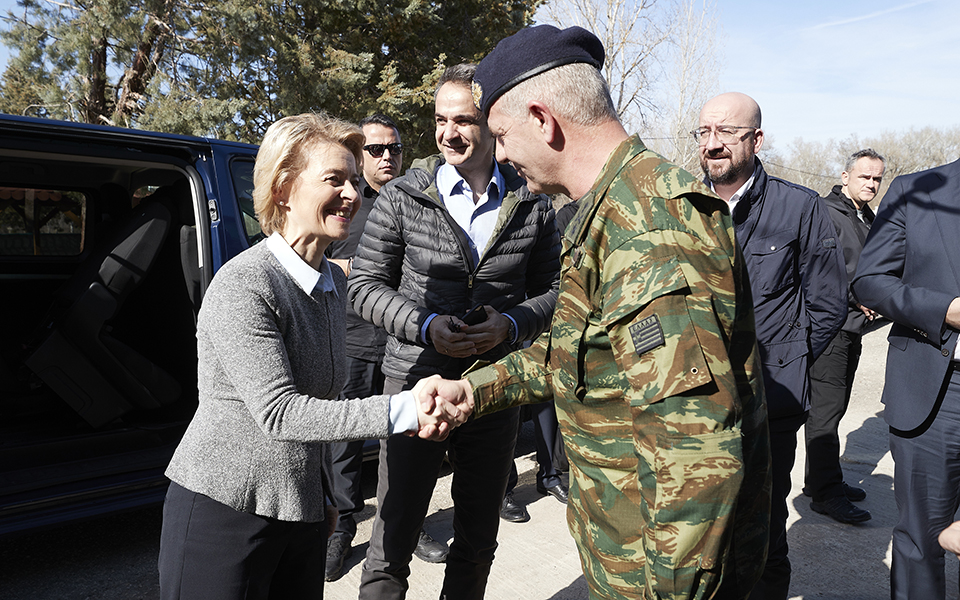 Στον Εβρο οι επικεφαλής της Ε.Ε. – Πέταξαν πάνω από τα χερσαία σύνορα με Τουρκία (φωτογραφίες)-7