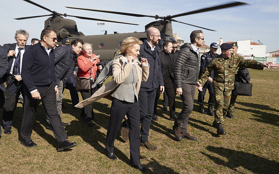Στον Εβρο οι επικεφαλής της Ε.Ε. – Πέταξαν πάνω από τα χερσαία σύνορα με Τουρκία (φωτογραφίες)-3