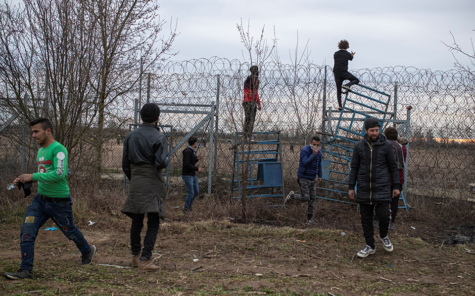 «Θωρακισμένος» ο Εβρος – Ενισχύεται ο φράχτης (βίντεο – φωτογραφίες)-3