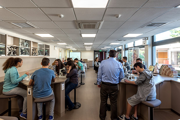 Φοιτητές του κόσμου, πολίτες του αύριο!-1