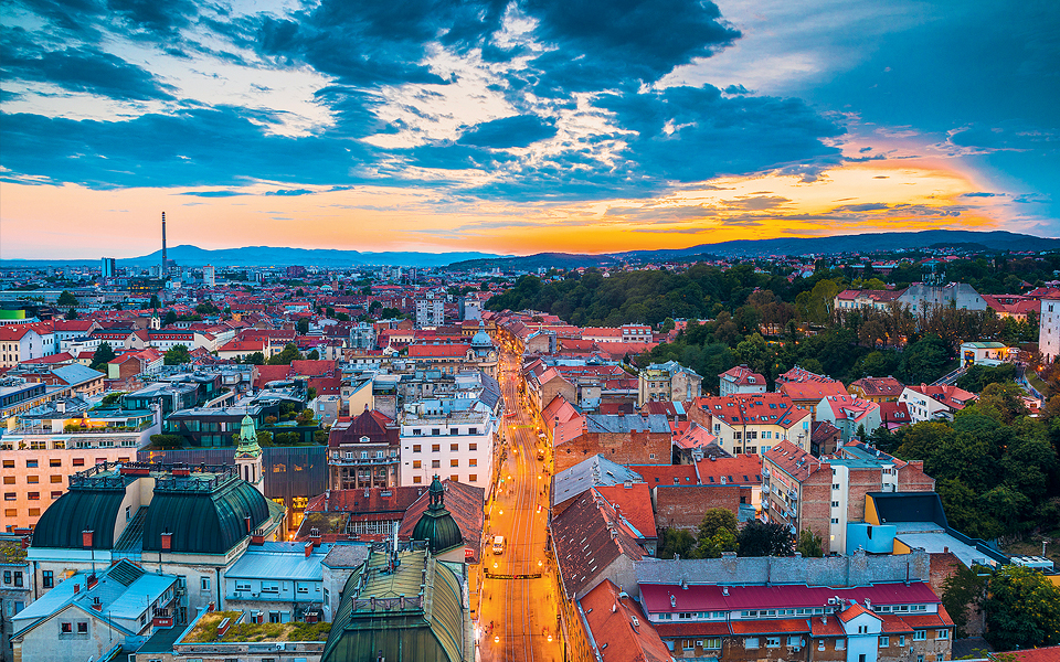 ΤΑΞΙΔΙΑ, αυτή την Κυριακή με την Καθημερινή αναζητούμε τα ίχνη του Μπετόβεν, μαθαίνουμε που θα πιούμε επιλεγμένους καφέδες στην Ελλάδα και ποια είναι τα πιο ψαγμένα στέκια του Ζάγκρεμπ.-4